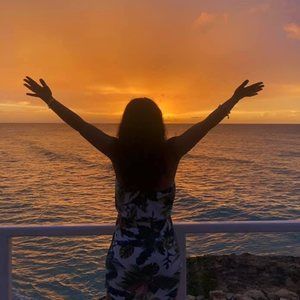 Meet your Posher, Angela